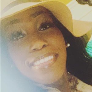 Meet your Posher, Cash